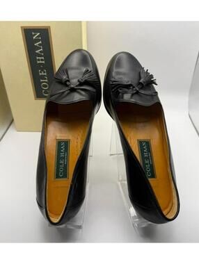 COLE HAAN SOFT TASSEL LOAFERS BLACK NEARLY NEW W BOX 8 LEATHER SLIP ON FLAT NWOT